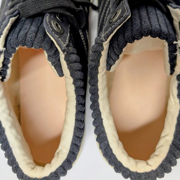 Täos Footwear Startup Mid Top Sneaker in Black Distressed - NO INSOLES - Picture 3 of 16